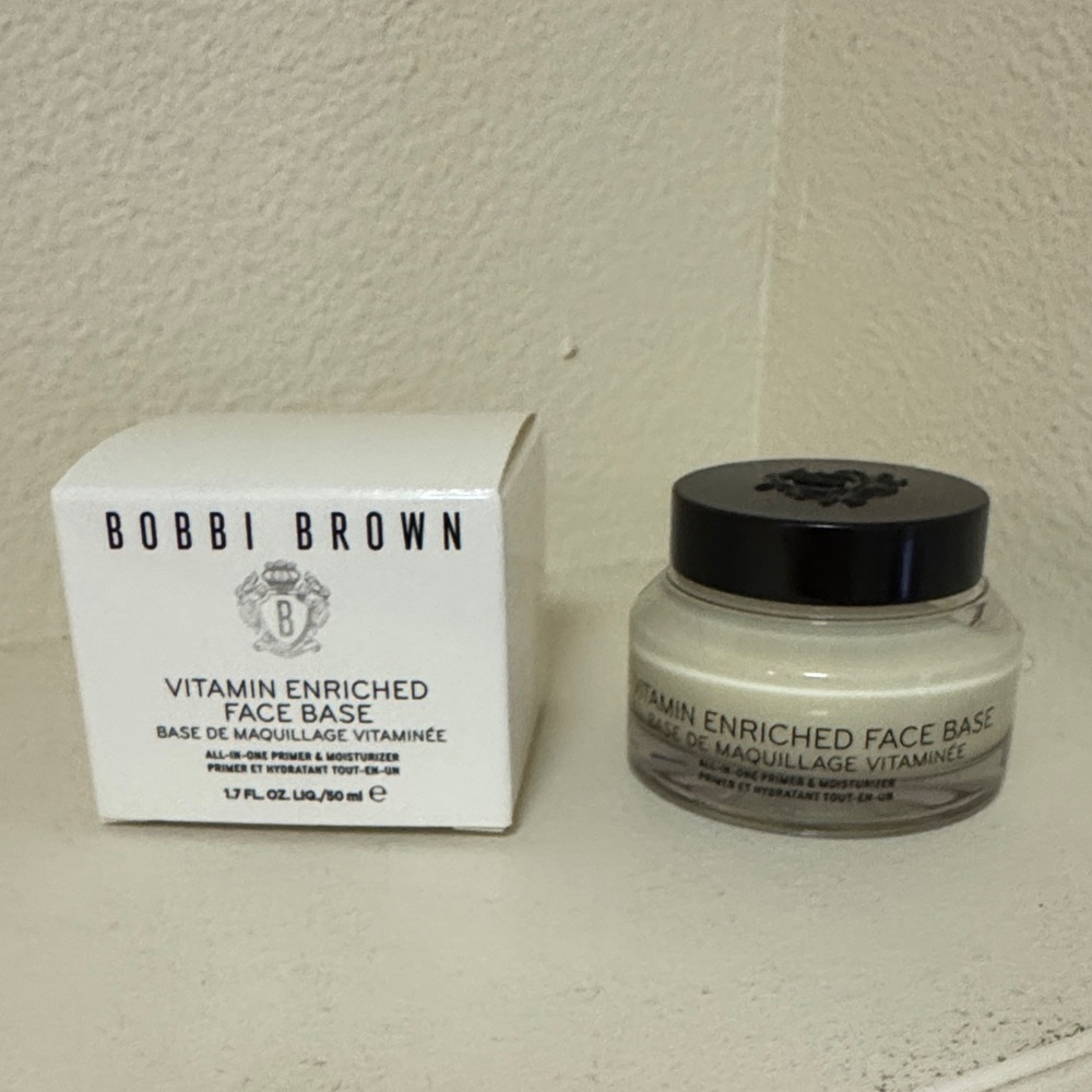 Bobbi Brown Vitamin Enriched Face Base
